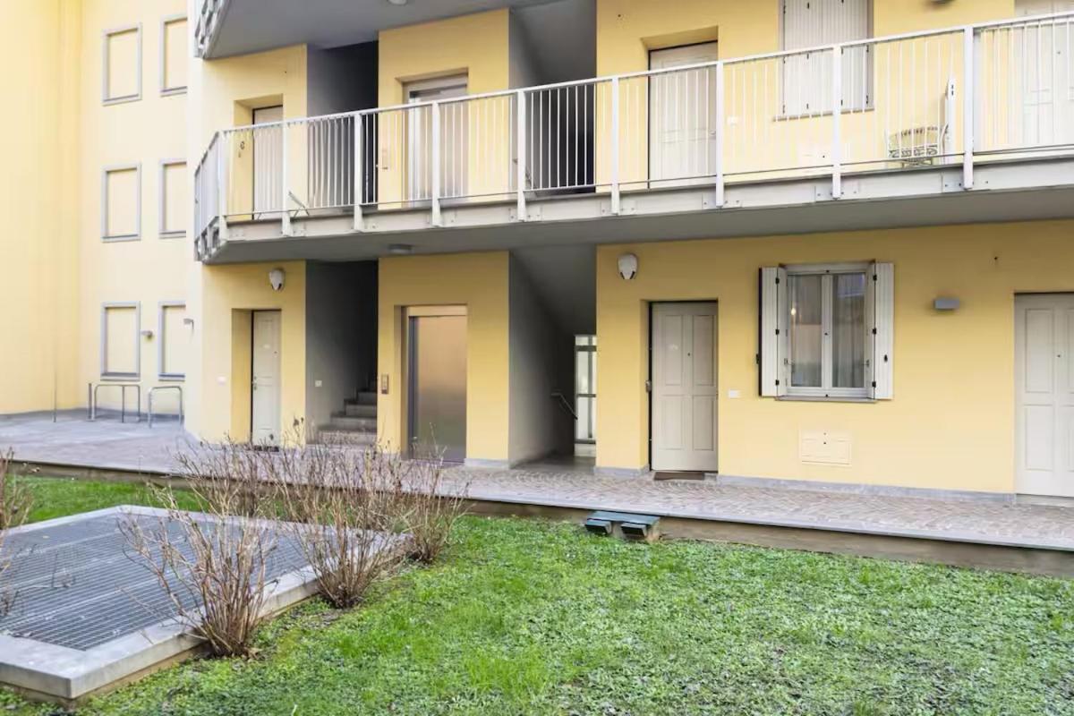 Appartamento Sui Navigli, *